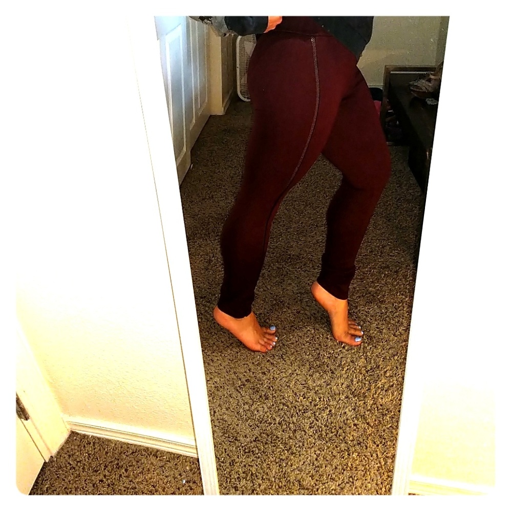 Trendy leggings with mesh on sides.